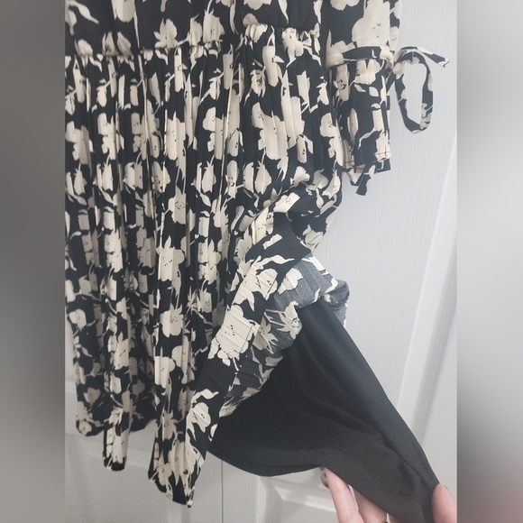 NWT Smak Parlour Lead Like A Girl Fit & Flare V-Neck Pleated Dress - Picture 14 of 15